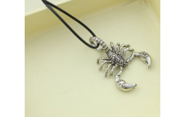 Collier scorpion Collier scorpion